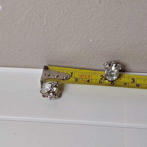Nice Vintage Clear Rhinestone Clip On Earrings - Picture 10 of 10